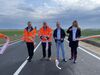 v.l.n.r.: Stefan Anker, Leiter Straßenbauamt Schwerin; Dr. Wolfgang Blank, Minister für Wirtschaft, Infrastruktur, Tourismus und Arbeit M-V; Dirk Stamer, SPD-Landtagsabgeordneter, und Manja Lange, stellv. Bürgermeisterin Gemeinde Elmenhorst-Lichtenhagen (© Landesstraßenbauamt)