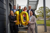 v.l. Carla Fee Weisse, LEKA/ Tobias Struck, Leiter Energiespeicher/ Laura Maaß, Wemag/ Dr. Diana Kuhrau, Wemag/ Dr. Wolfgang Blank, Wirtschaftsminister und Gunnar Wobig, LEKA (© WM)